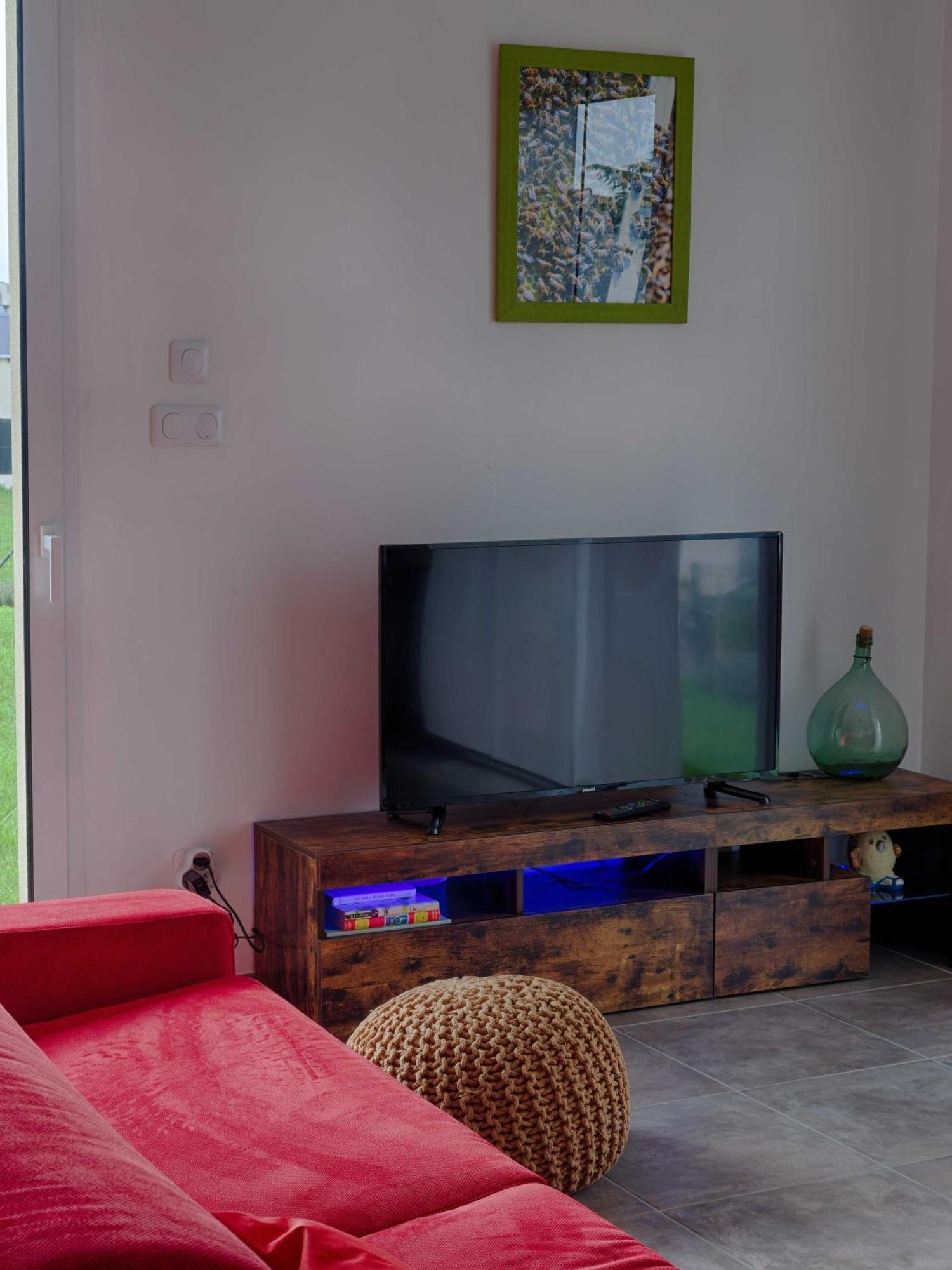 Le Logis D'Emeric Avec Paisible Jardin Clos&Arbore Лош Экстерьер фото
